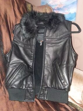 Knoles & Carter London Black Leather Faux Fur Collar Zip Vest W/ Pockets M
